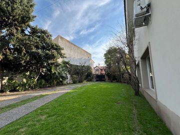 VENTA CASA 6 AMBIENTES 600 m2- CASTELAR NORTE
