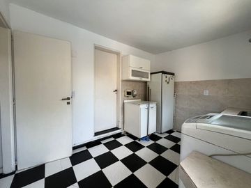 VENTA CASA 6 AMBIENTES 600 m2- CASTELAR NORTE