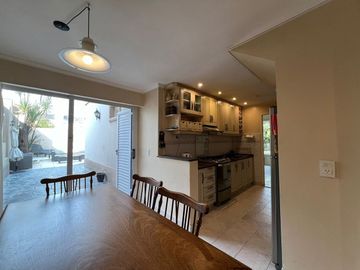 VENTA CASA 6 AMBIENTES 600 m2- CASTELAR NORTE