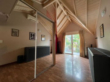 VENTA CASA 6 AMBIENTES 600 m2- CASTELAR NORTE