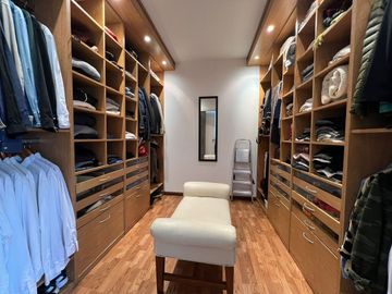 VENTA CASA 6 AMBIENTES 600 m2- CASTELAR NORTE