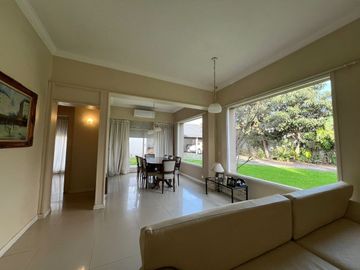 VENTA CASA 6 AMBIENTES 600 m2- CASTELAR NORTE