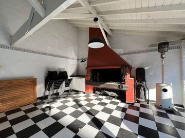 VENTA CASA 6 AMBIENTES 600 m2- CASTELAR NORTE