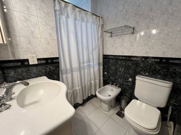 VENTA CASA 6 AMBIENTES 600 m2- CASTELAR NORTE