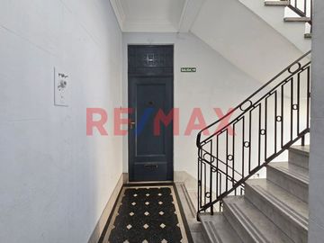 DEPARTAMENTO 2 AMBIENTES VENTA BALVANERA RENOVADO