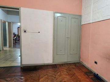 VENTA CASA EN ESQUINA 4 AMB+DEPTO 3 AMB CIUDADELA