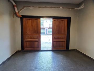 Venta Casa 4 Amb Devoto con Parque, Piscina, Coche