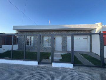 VENTA CASA  SAN LORENZO 2 DORMITORIOS