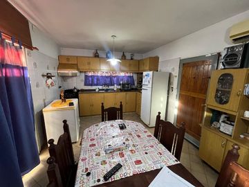 VENTA CASA  SAN LORENZO 2 DORMITORIOS
