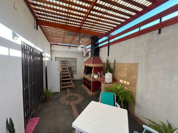 VENTA CASA  SAN LORENZO 2 DORMITORIOS