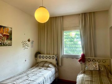 CASA EN VENTA LA PLATA 3 DORMITORIOS COCHERA