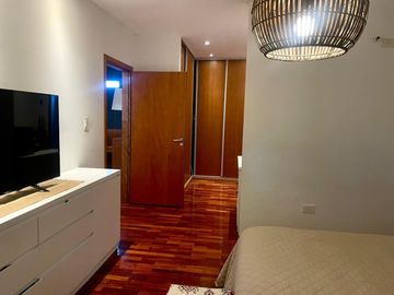 CASA EN VENTA LA PLATA 3 DORMITORIOS COCHERA