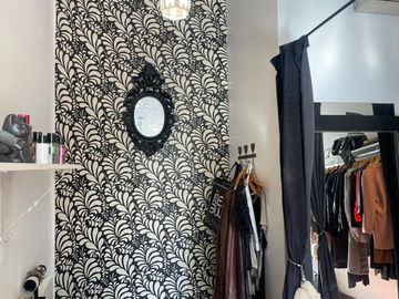 LOCAL COMERCIAL EN VENTA LA PLATA CON DEPOSITO