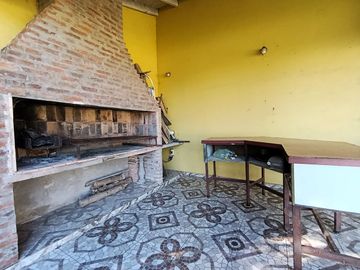 CASA EN VENTA BERISSO LOS TALAS CON DEPARTAMENTO