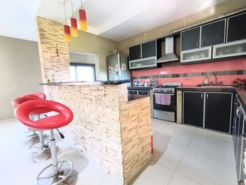 CASA EN VENTA BERISSO LOS TALAS CON DEPARTAMENTO