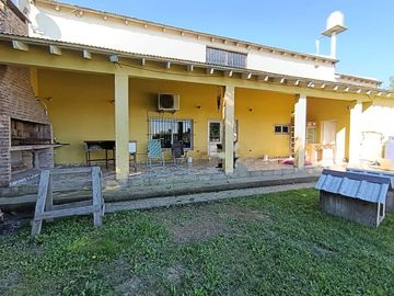 CASA EN VENTA BERISSO LOS TALAS CON DEPARTAMENTO