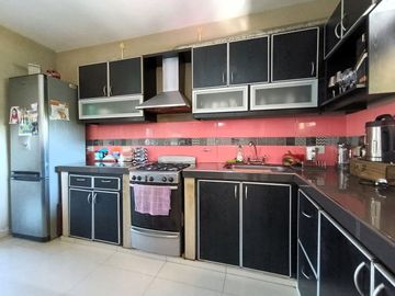 CASA EN VENTA BERISSO LOS TALAS CON DEPARTAMENTO