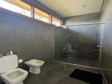 Venta Casa 4 ambientes San Sebastian Area 6