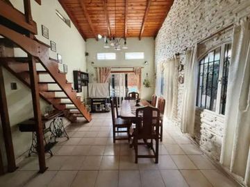 VENTA CASA EXCELENTE EDO. 4 DORM