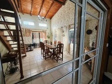VENTA CASA EXCELENTE EDO. 4 DORM