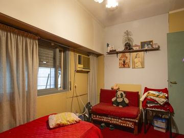 Venta casa barrio Urquiza con pileta 2 dormitorios