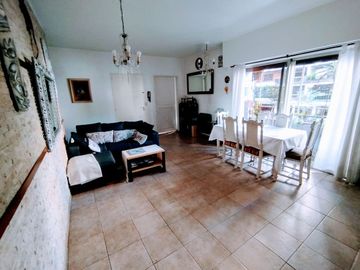 VENTA PH DE 4 AMBIENTES AL FRENTE CABALLITO