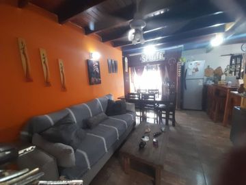 CASEROS VENTA 2 PH MAS LOCAL EN BLOQUE PERMUTA