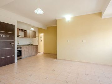 VENTA DEPTO 3 AMB CON PATIO Y BALCON -V. LUZURIAGA