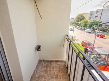 VENTA DEPTO 3 AMB CON PATIO Y BALCON -V. LUZURIAGA