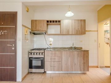 VENTA DEPTO 3 AMB CON PATIO Y BALCON -V. LUZURIAGA