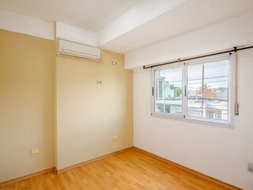 VENTA DEPTO 3 AMB CON PATIO Y BALCON -V. LUZURIAGA