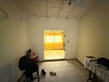 CASA LOTE PROPIO CON DOS LOCALES - ITUZAINGO