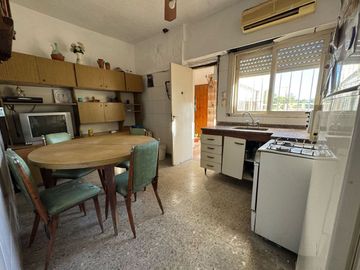 VENTA DOS PH 3 Y 4 AMB EN SANTOS LUGARES APTO CRED