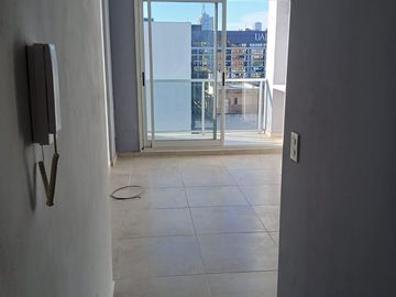 Monoambiente moderno con balcón / amenities