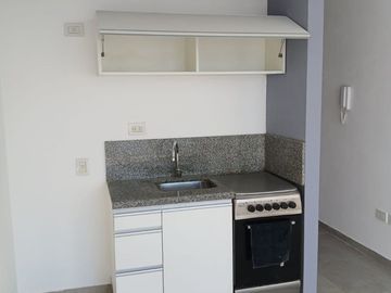 Monoambiente moderno con balcón / amenities