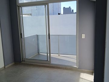 Monoambiente moderno con balcón / amenities