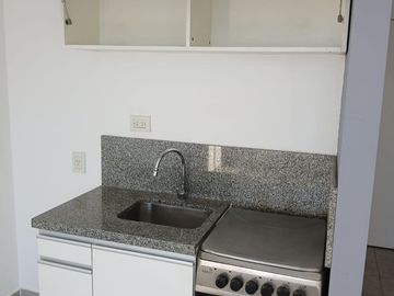 Monoambiente moderno con balcón / amenities