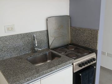 Monoambiente moderno con balcón / amenities