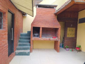 CASA con depto. Venta Lomas Mirador Quincho Parri