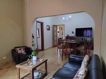 CASA con depto. Venta Lomas Mirador Quincho Parri