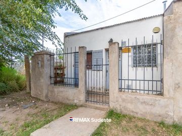 2 CASAS EN VENTA - BARRIO GRUMBEIN
