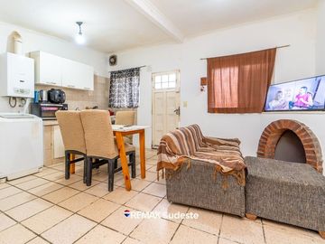 2 CASAS EN VENTA - BARRIO GRUMBEIN