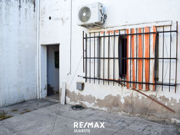 CASA con doble ingreso, zona SALTA Y 12 DE OCTUBRE