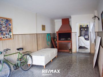 CASA con doble ingreso, zona SALTA Y 12 DE OCTUBRE