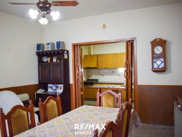 CASA con doble ingreso, zona SALTA Y 12 DE OCTUBRE