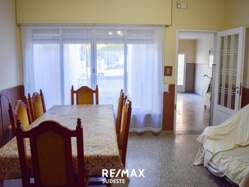 CASA con doble ingreso, zona SALTA Y 12 DE OCTUBRE