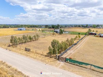 Lote de 3.200 m² zona Club Midget. Alambrado