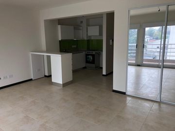 ALQUILER MONOAMBIENTE EN MORÓN CON COCHERA