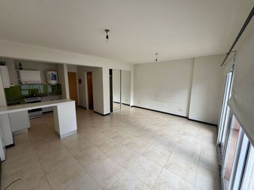 ALQUILER MONOAMBIENTE EN MORÓN CON COCHERA