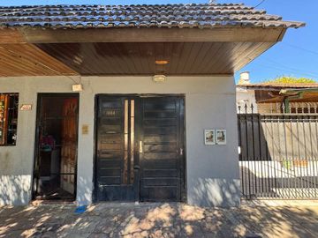 VENTA CASA 5 AMBIENTES + DEPTO 2 AMB EN ITUZAINGO